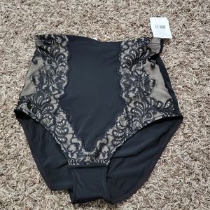 Le Mystere Black Lace Shapewear